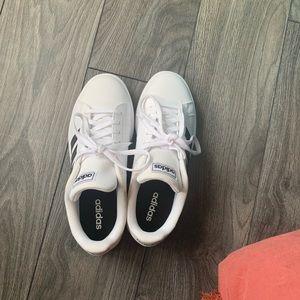 Almost new white size 8 adidas sneakers